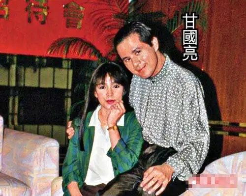 有愛無性10年！男友卻被曝是同性戀　二戀養男友16年被分手「51歲享受單身」：人生不必完美