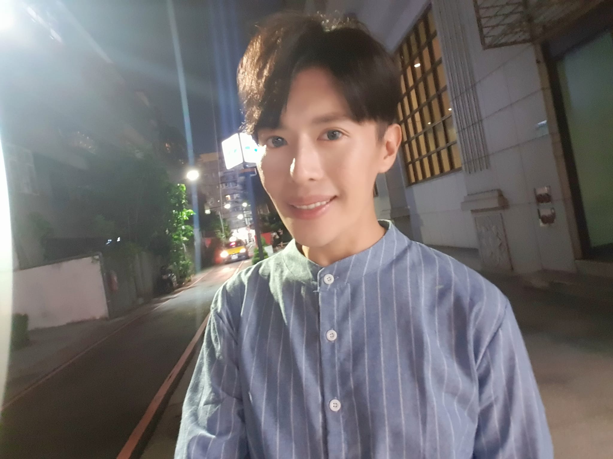 從明星轉去當客服！無奈「被奧客三字經問候」還掛電話　堅持「感恩的心繼續做」：零收入要過活