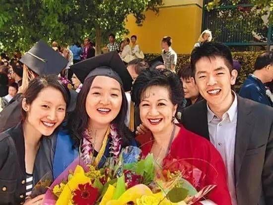 被老公拋棄險自盡！為養3個兒女「咬牙復出」　 翻紅成富婆「失蹤15年前夫」突現身跪求復合