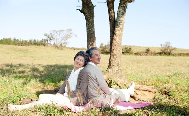 老伴走後！她70歲「孤獨卻不願再婚」　開創新型養老「不請保姆不去養老院」卻輕鬆自在
