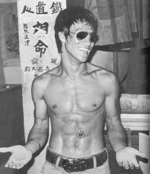 忍丈夫外遇30年！和小三同住「不敢反抗」　為守住婚姻毀容「71歲為自己活」終找回事業