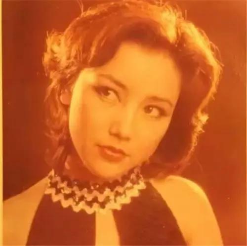 忍丈夫外遇30年！和小三同住「不敢反抗」　為守住婚姻毀容「71歲為自己活」終找回事業