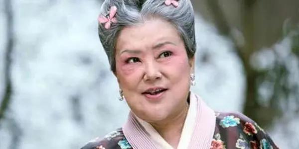 忍丈夫外遇30年！和小三同住「不敢反抗」　為守住婚姻毀容「71歲為自己活」終找回事業