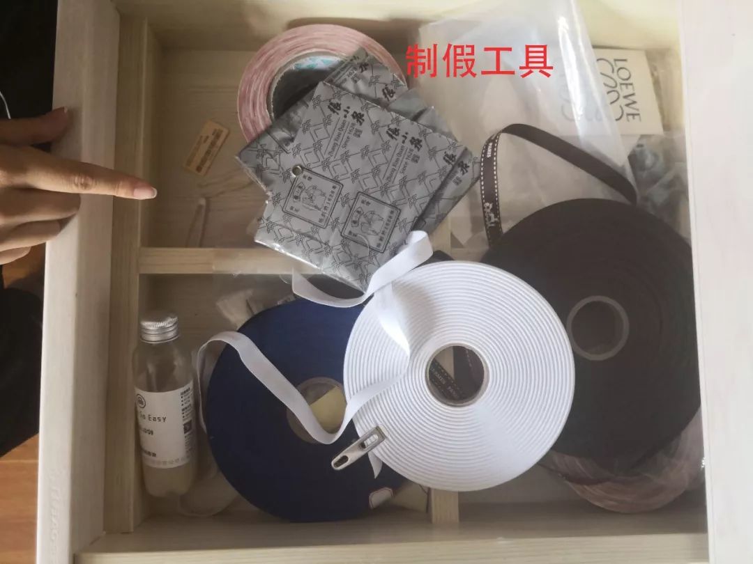 阿公背LV逛菜市場!並高調拿包「裝肉裝菜」行為可疑 員警一查立馬上門:他女兒不簡單