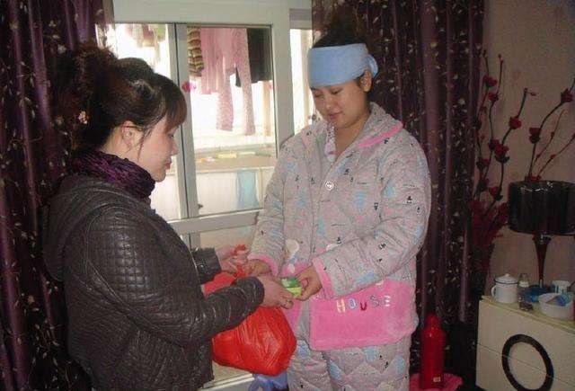 坐月子分房睡！夜裡丈夫「總痛苦呻吟」妻子關心問候　掀開被子「妻子失聲痛哭」：嫁對人了