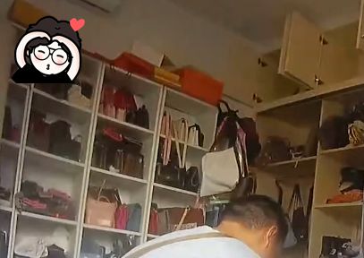 阿公背LV逛菜市場!並高調拿包「裝肉裝菜」行為可疑 員警一查立馬上門:他女兒不簡單