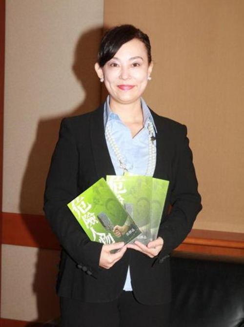 傳奇小三！讓原配心甘情願「主動讓位」　32歲「自學法律開保險公司」55歲再嫁賭王家族