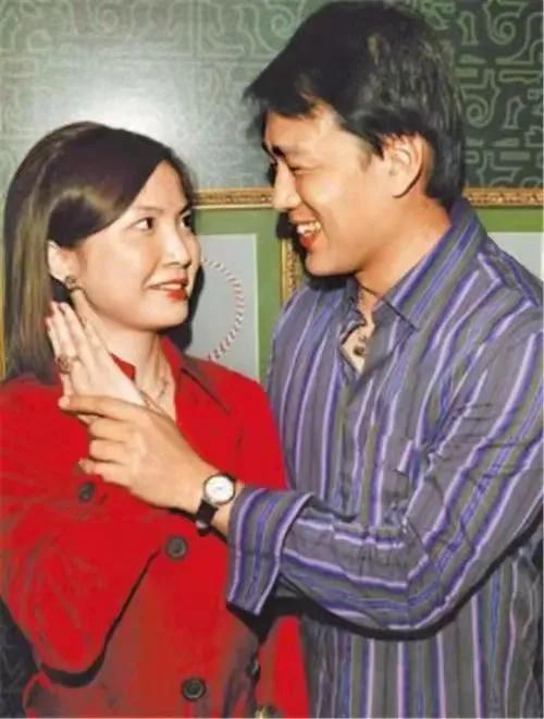 從小立志當奸商！為不搬家「把房東娶回家」　青梅竹馬20年零緋聞「每個結婚紀念日」都叫：不離婚