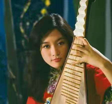 林青霞唯一接班人！疑倒追成龍引眾怒32歲退圈　嫁富商後22年無子「60歲再露面」美到猜不出年齡            