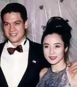 林青霞唯一接班人！疑倒追成龍引眾怒32歲退圈　嫁富商後22年無子「60歲再露面」美到猜不出年齡            