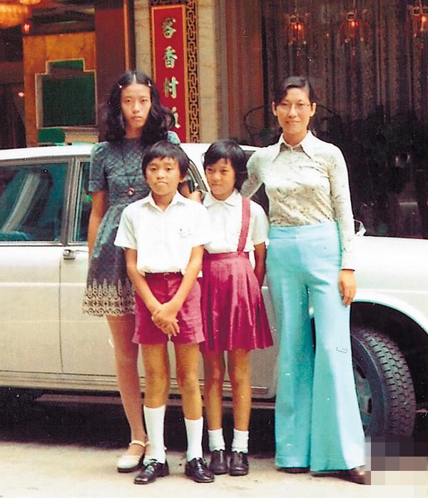 7歲時父為小三棄家！單親母「為養大3子女」打3份工　周星馳魚肉故意「嚼兩口又吐出」：這樣媽媽才會吃