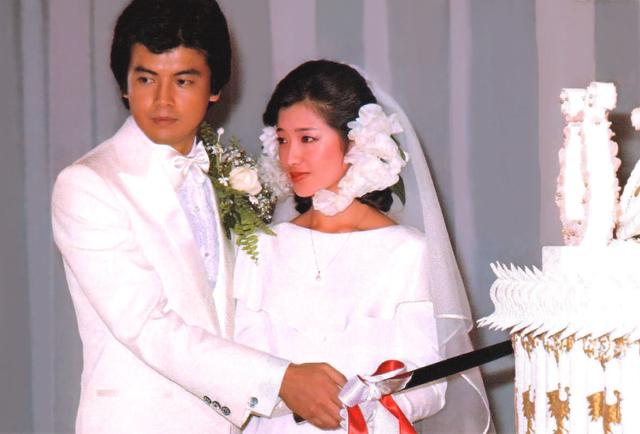 嫁對人了！三浦友和婚後對山口百惠「許下3個諾言」　41年相愛相守「從不吵架」