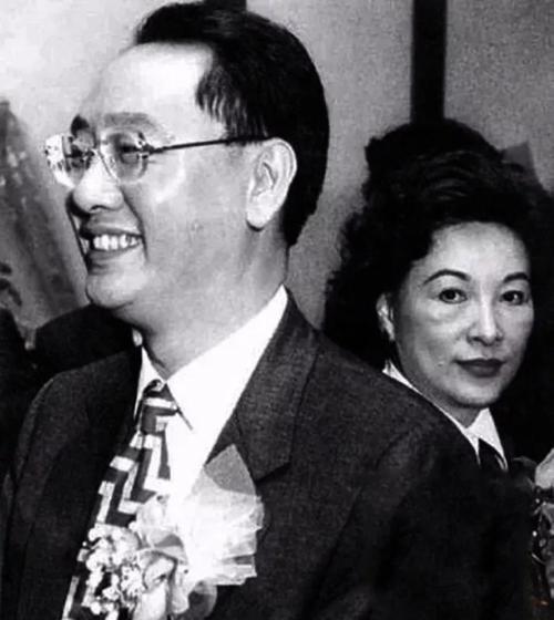用40年逆襲！出生台北貧窮家庭「替夫還債嫁債主」　老公走後繼承百億遺產：她比你想得更狠