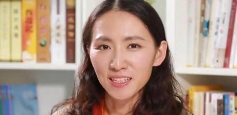 她18歲考名校！33歲年薪百萬　4年生3胎「37歲替世界首富花錢被罵」43歲用實力證明