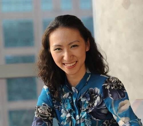 她18歲考名校！33歲年薪百萬　4年生3胎「37歲替世界首富花錢被罵」43歲用實力證明