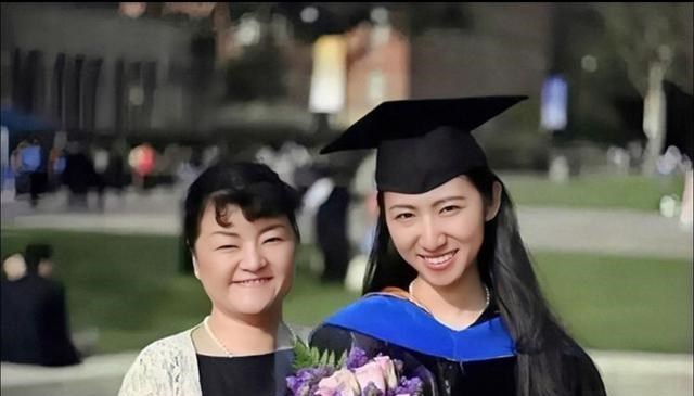 她18歲考名校！33歲年薪百萬　4年生3胎「37歲替世界首富花錢被罵」43歲用實力證明