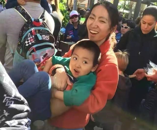 她18歲考名校！33歲年薪百萬　4年生3胎「37歲替世界首富花錢被罵」43歲用實力證明
