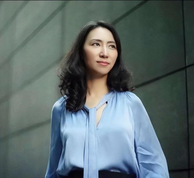 她18歲考名校！33歲年薪百萬　4年生3胎「37歲替世界首富花錢被罵」43歲用實力證明