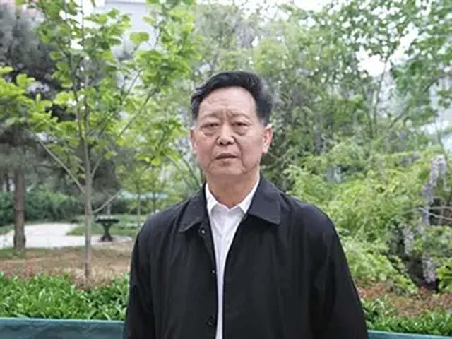 絕不離開妳！新婚慘遇地牛翻身「妻被判臥床無法生育」　夫堅持不放棄「日夜照料她持續41年」結局全網飆淚
