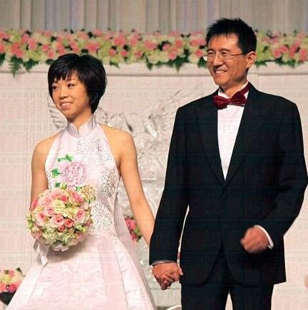14年結婚三次！攀富豪找老外　47歲再嫁窮小子「耿直脾氣」差點斷送自己後路