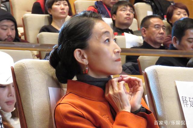 活出自己的人生！20年不吃米飯「被稱人間異類」　57歲不婚不育「哥哥保證為她養老」