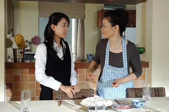 閨蜜第三次離婚！到我家做客「席間婆婆俯身撿筷子」　閨蜜走後「婆婆警告我」：別讓她來了