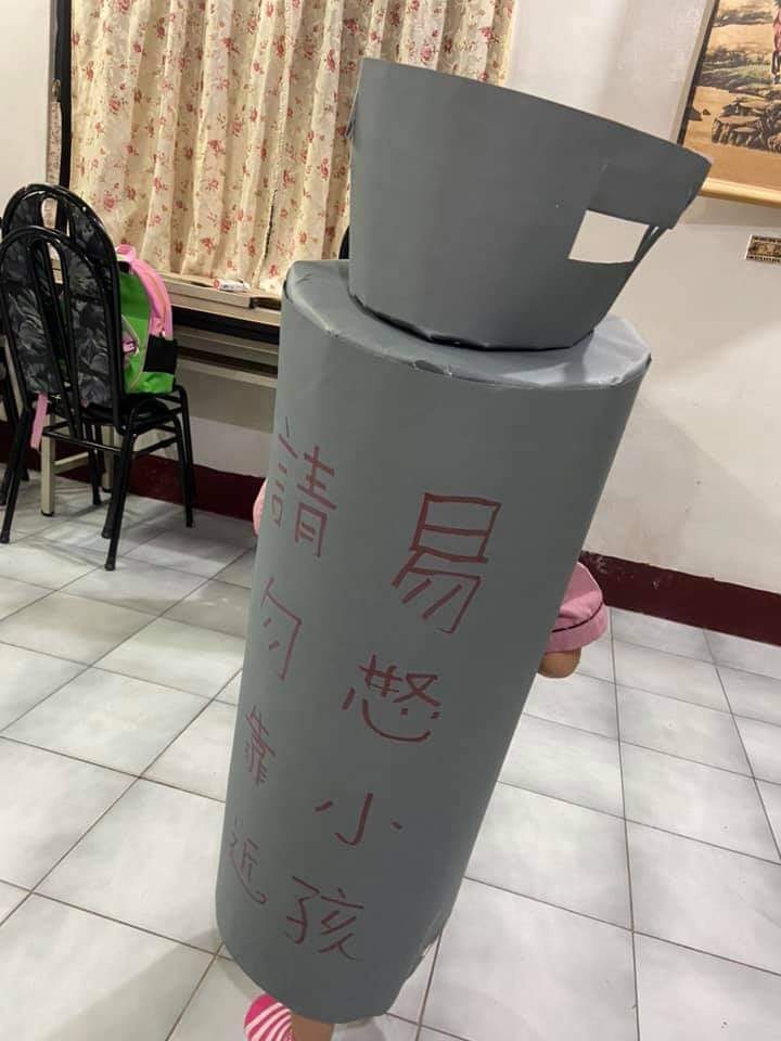 超Local萬聖裝扮!神手媽媽「把女兒變胖胖瓦斯罐」 轉過身「超爆笑紅字警語」網笑翻:媽媽辛苦了