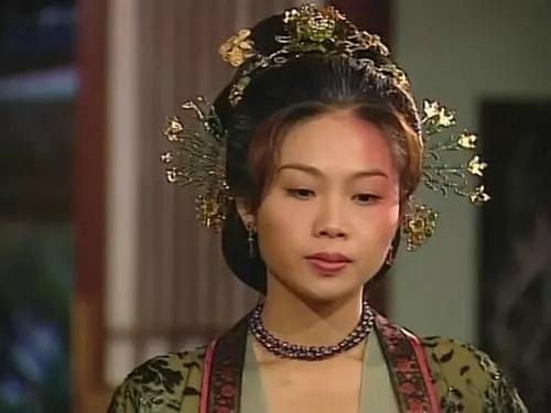 被封最醜港女！她甘做22年情婦「把原配變閨蜜」　從打工妹「成女總裁」逆襲人生       