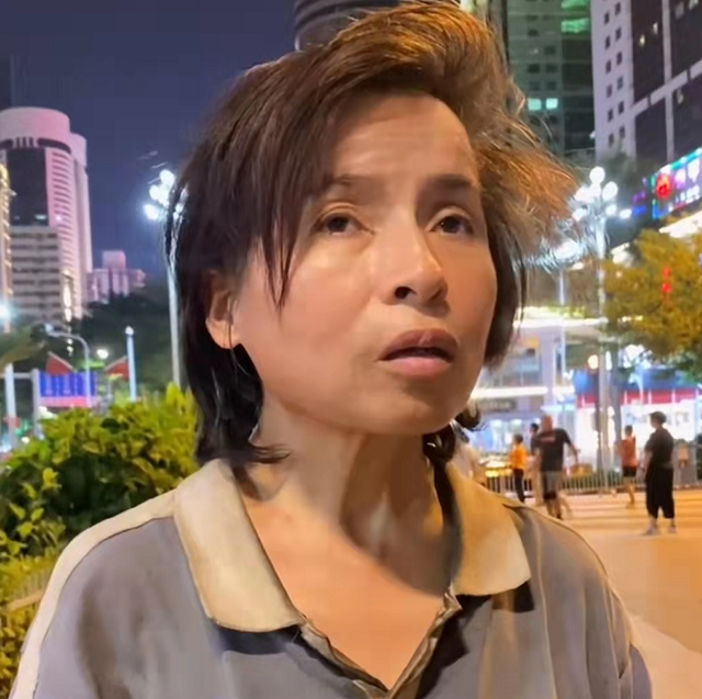 被情字害到！中年女「街頭流浪10多年」總是穿破舊衣服　知情人曝「她曾經是女強人」內幕令人心疼