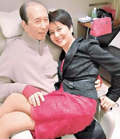 28歲嫁大39歲千億富豪！「8年連生5胎」不坐月子　拒每天10萬零花錢「最終爭到百億家產」