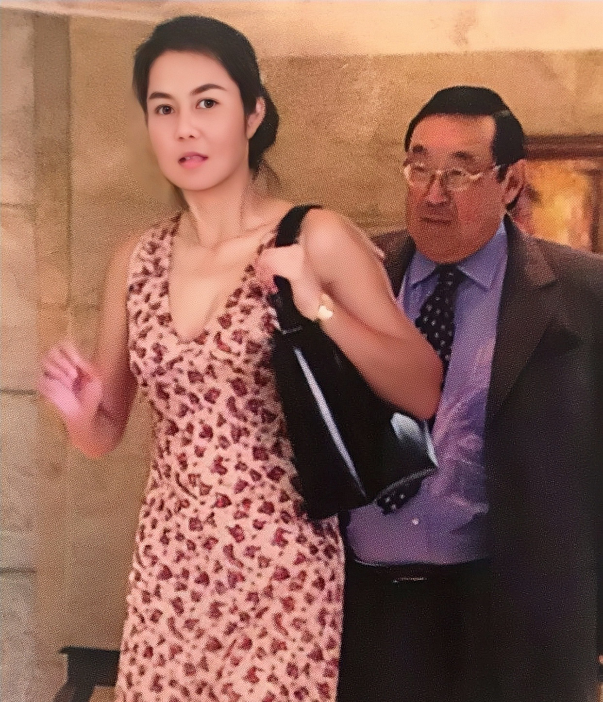 史上最強原配！母親指引「嫁入豪門」　40年鬥倒3位情婦「保住70億家產」75歲安享晚年