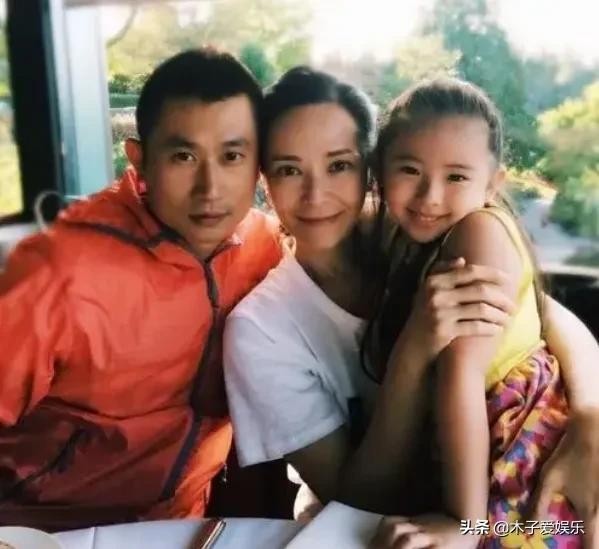 25歲獲港姐冠軍！當紅卻下嫁窮小子「自掏腰包買房」被酸不配　用10年婚姻證明：有眼光