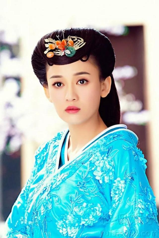 棍棒下的童年！陳喬恩曾被媽媽「用枯枝捆住打」成一生陰影　「從沒牽過媽媽手」 長大主動解開心結