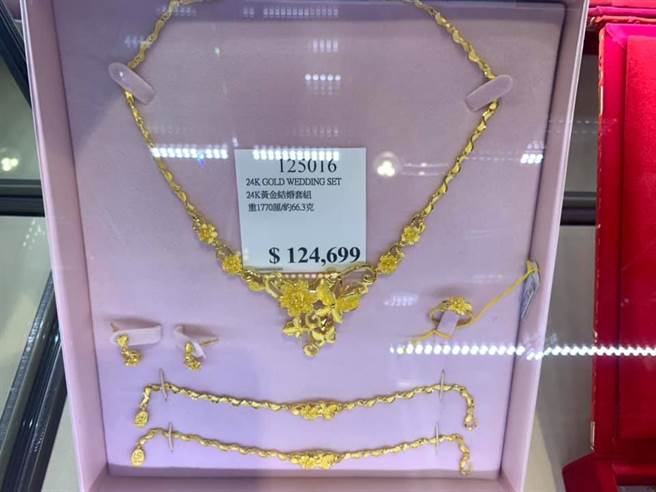 結婚買好市多金飾！婚禮一結束「她立刻跑去退貨」爽戴免錢　網傻眼「一堆人這樣搞」好市多經理回應了