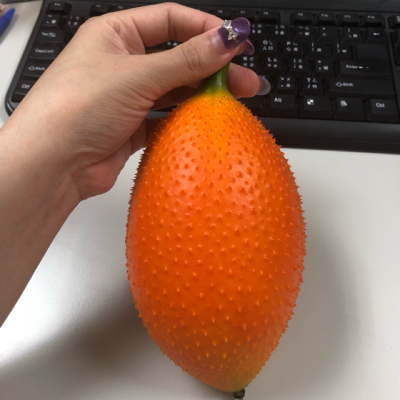表皮都是刺！突然收到「橘紅色神秘果實」不知怎麼用　內行人讚「不常見的好東西」：煮湯超好喝！