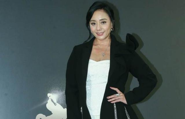 身體亮紅燈！49歲高慧君自曝「眼睛看不清東西」　不結婚卻想「找人配合生子」