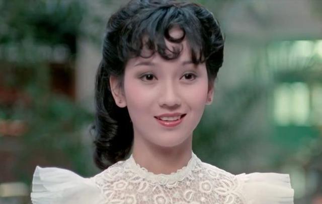 因私藏情書致失婚！前任和她對簿公堂「情人為她剃度出家」　再婚後「被寵上天」66歲仍似少女