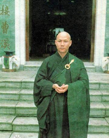 因私藏情書致失婚！前任和她對簿公堂「情人為她剃度出家」　再婚後「被寵上天」66歲仍似少女