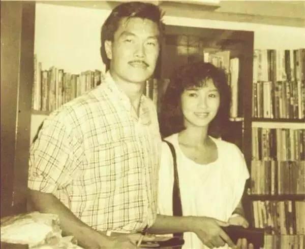 因私藏情書致失婚！前任和她對簿公堂「情人為她剃度出家」　再婚後「被寵上天」66歲仍似少女