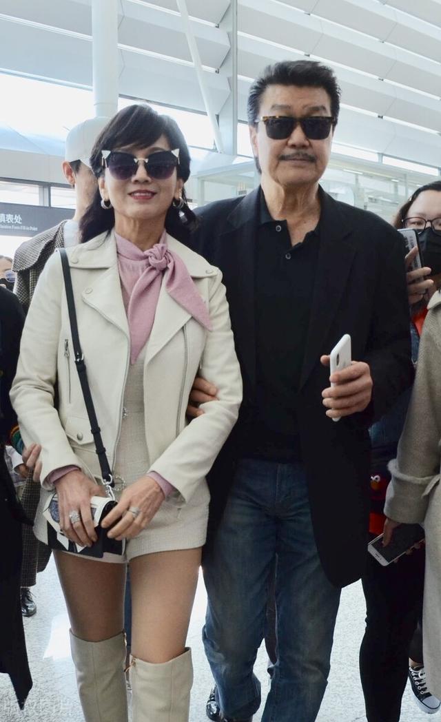 因私藏情書致失婚！前任和她對簿公堂「情人為她剃度出家」　再婚後「被寵上天」66歲仍似少女
