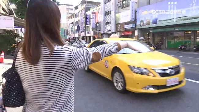 每天騙老婆出門上班！失業男「偷開計程車」苦撐半年　有天「妻子帶一家搭上他車」結局逼哭全網：娶對人