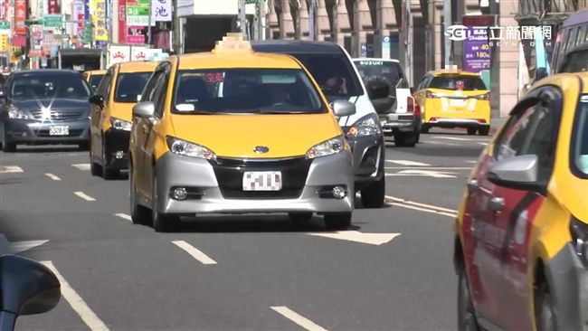 每天騙老婆出門上班！失業男「偷開計程車」苦撐半年　有天「妻子帶一家搭上他車」結局逼哭全網：娶對人