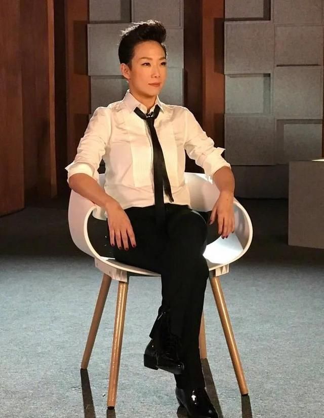 一代歌后！從小被罵醜女「李宗盛卻為她拋棄孕妻」　兩大才子「為她陷三角戀」55歲終醒悟