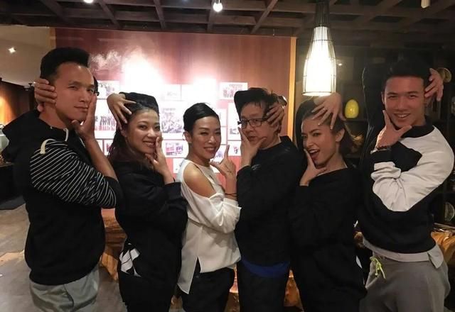 一代歌后！從小被罵醜女「李宗盛卻為她拋棄孕妻」　兩大才子「為她陷三角戀」55歲終醒悟