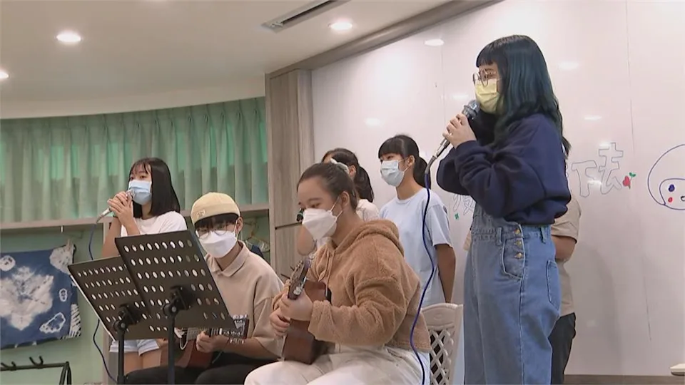 不大肆慶祝！曾馨瑩每年生日「必騰出時間行善」今年2女兒也加入　一口氣「慷慨捐300萬」給她們最好身教