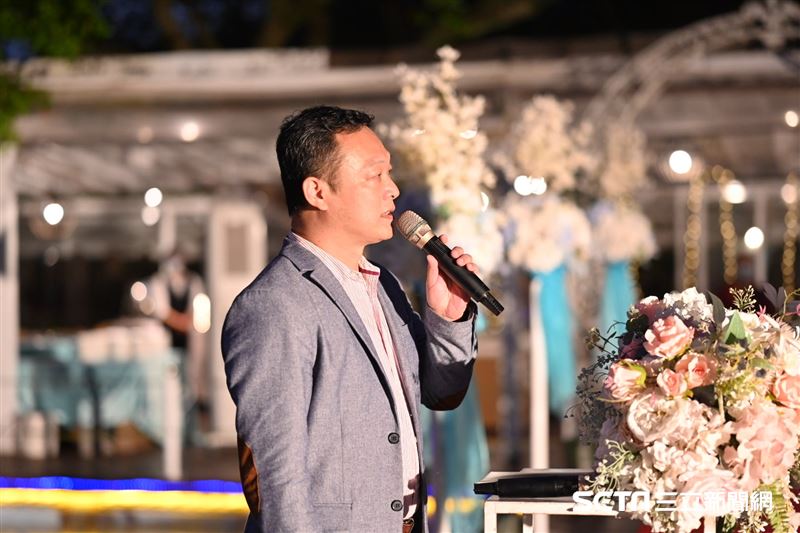 命運自有最好安排！她父逝母離異「遇恩師救命還當爸」緣份太妙了　「10年後暖當證婚人」致詞感動全網