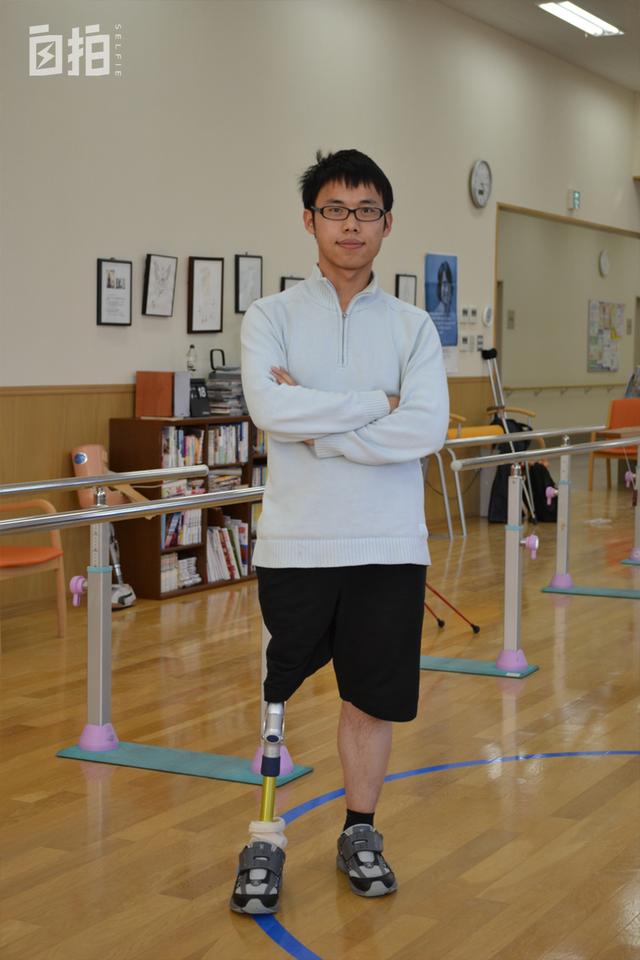 靠自己站起來！寒門學子「9歲失去一條腿」從此人生改變　25年後成企業CEO「造福相同遭遇的人」