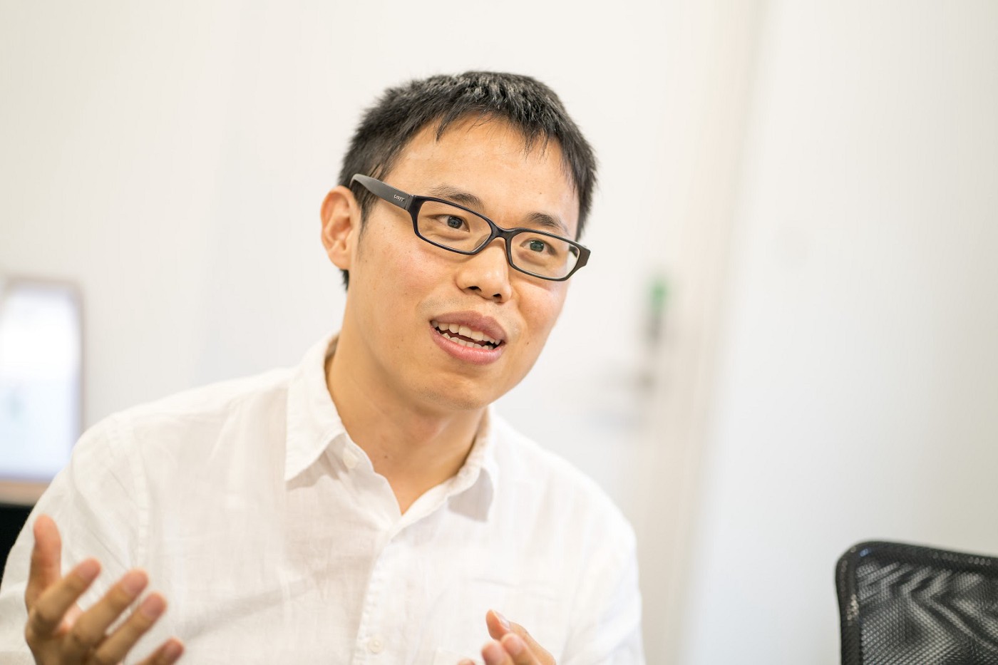 靠自己站起來！寒門學子「9歲失去一條腿」從此人生改變　25年後成企業CEO「造福相同遭遇的人」