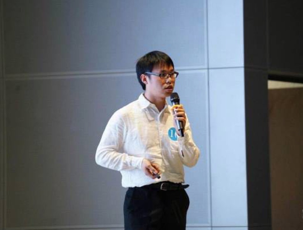 靠自己站起來！寒門學子「9歲失去一條腿」從此人生改變　25年後成企業CEO「造福相同遭遇的人」