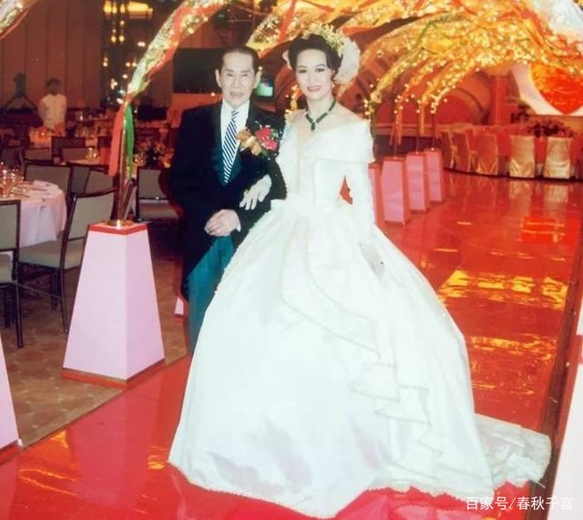 17歲起苦等30年終嫁豪門！為愛「穿30年塑身衣」　丈夫留下4.2億遺產「卻只分她1元」